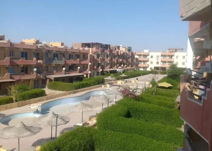 الشاليه الأبيض برأس سدر فيو بيسين